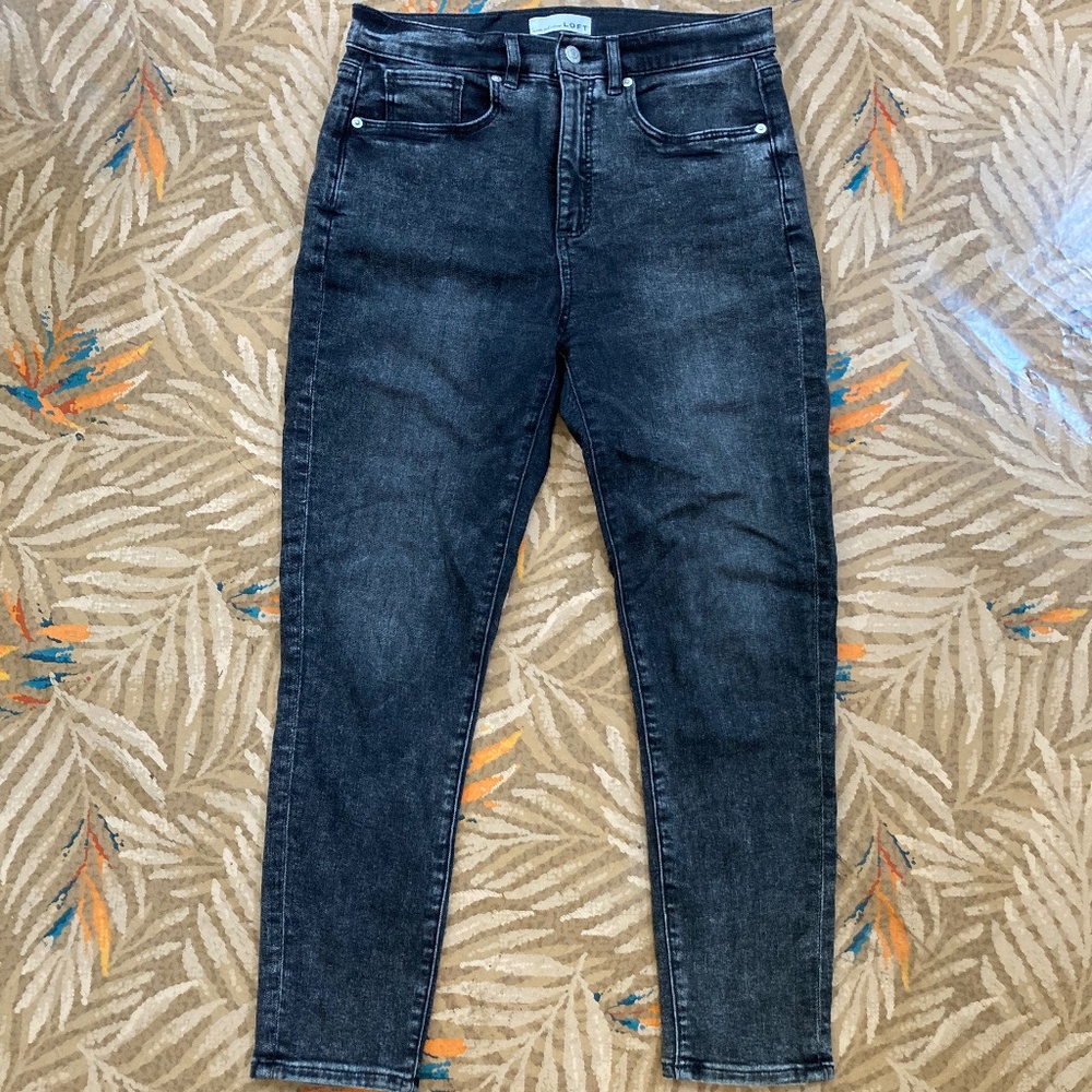 LOFT size 6 distressed black high rise ankle length jeans